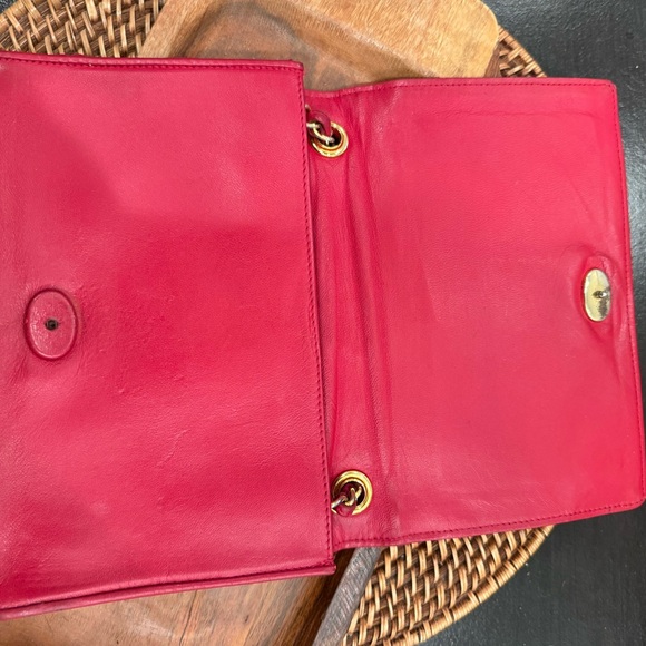 Vintage Coco Chanel handbag-not wallet on a chain- a flap snap closure handbag - Picture 10 of 13